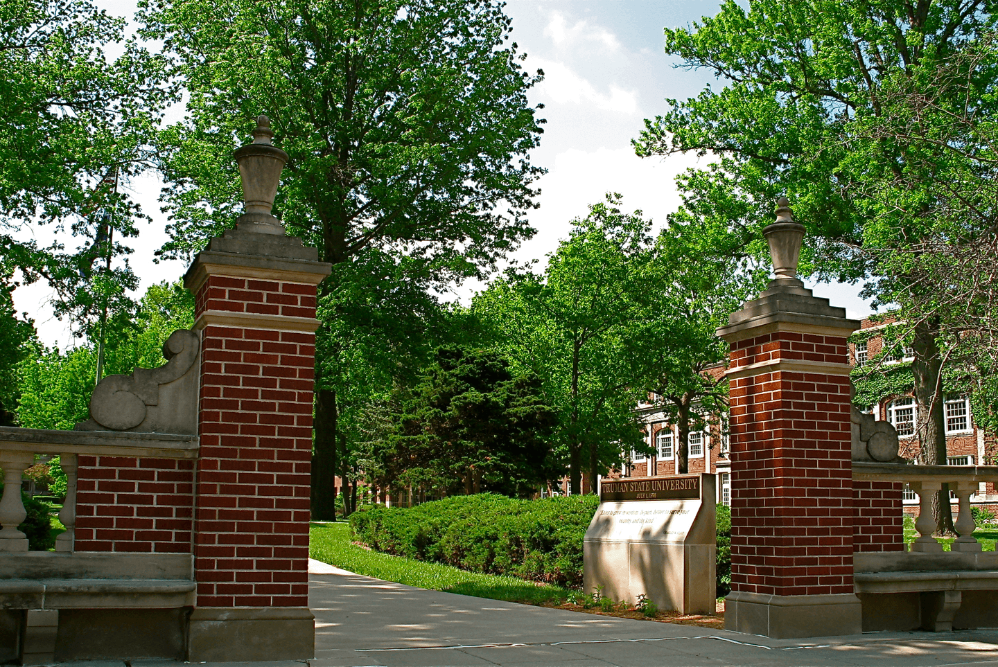 Testimonial-H1-Gates on the Quad