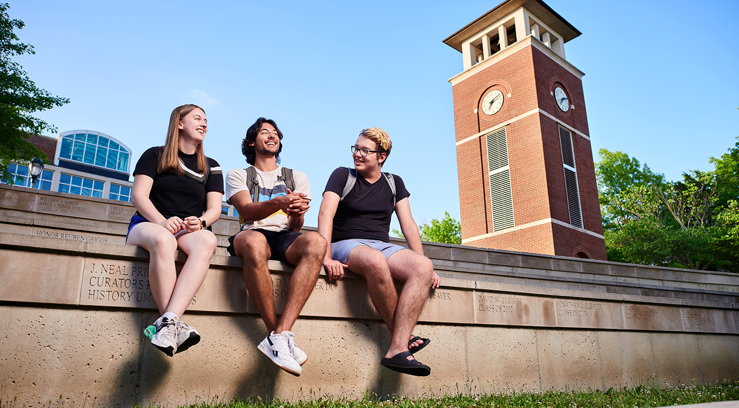 ClockTowerWith3Students